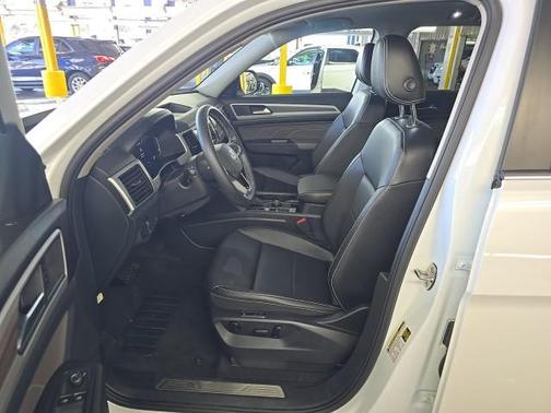 Pure White 2023 Volkswagen Atlas 3.6L SEL