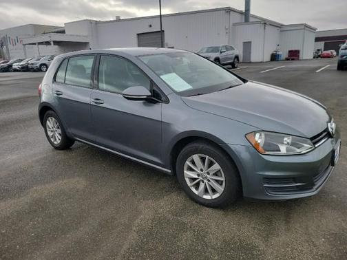 2017 Volkswagen Golf TSI S 4-Door