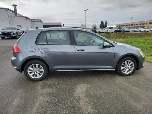 2017 Volkswagen Golf TSI S 4-Door