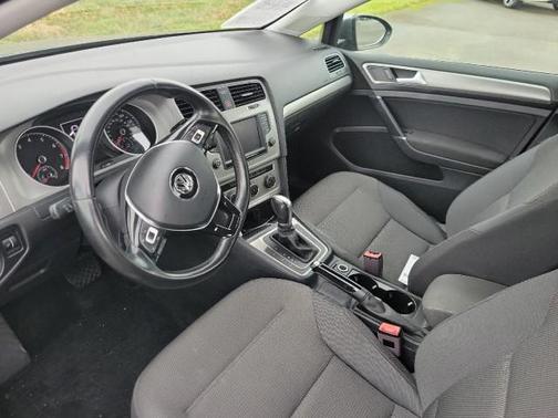 2017 Volkswagen Golf TSI S 4-Door
