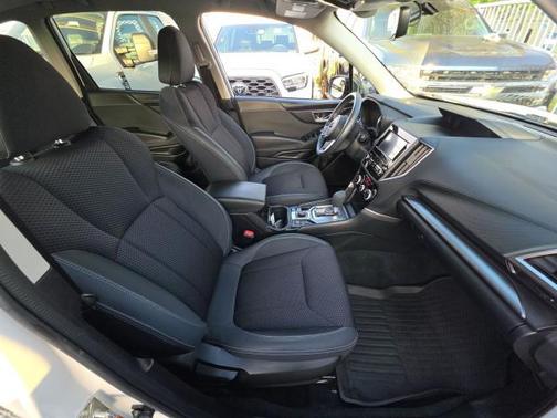 Crystal White Pearl 2019 Subaru Forester Premium