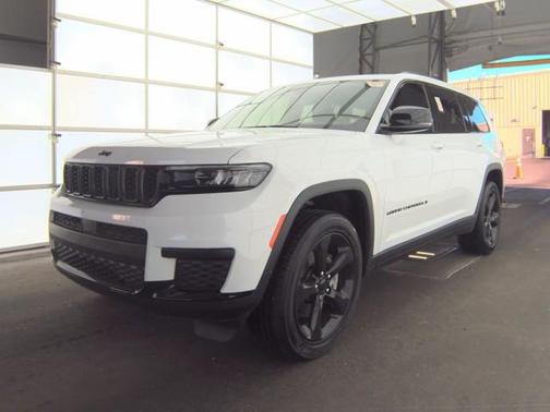 Bright White Clearcoat 2023 Jeep Grand Cherokee L Altitude