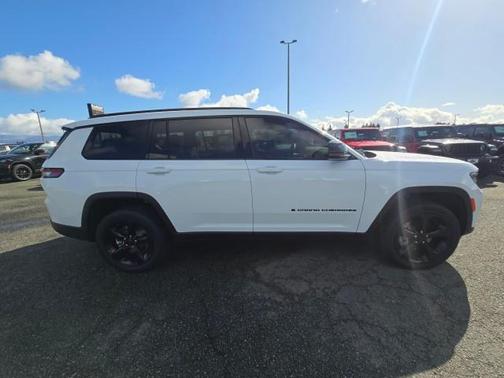 Bright White Clearcoat 2023 Jeep Grand Cherokee L Altitude