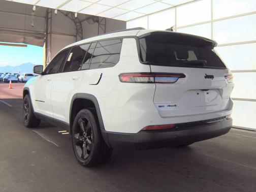 Bright White Clearcoat 2023 Jeep Grand Cherokee L Altitude