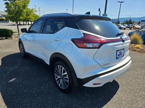 2022 Nissan Kicks SV