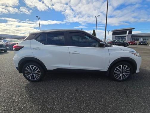 2022 Nissan Kicks SV