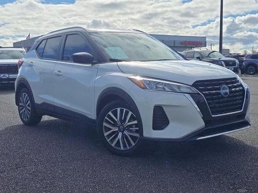 2022 Nissan Kicks SV