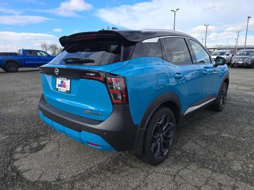 2025 Nissan Kicks SR