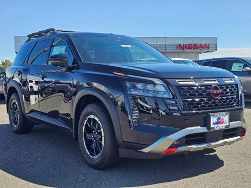 Super Black 2026 Nissan Pathfinder Rock Creek
