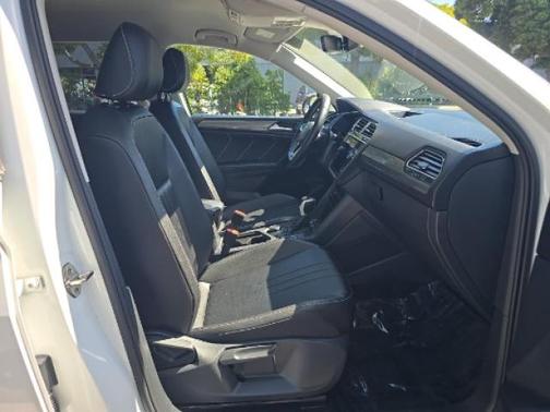 Pure White 2022 Volkswagen Tiguan 2.0T SE 4MOTION