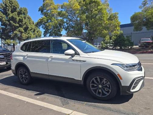 Pure White 2022 Volkswagen Tiguan 2.0T SE 4MOTION
