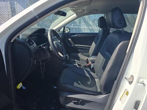 Pure White 2022 Volkswagen Tiguan 2.0T SE 4MOTION