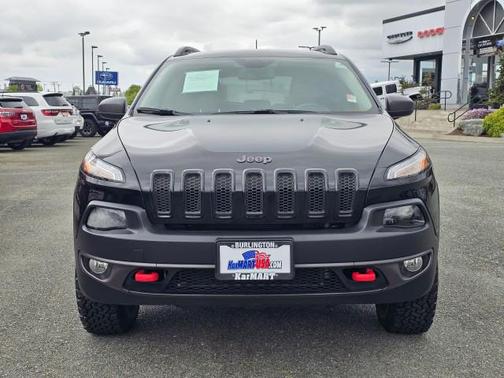 Diamond Black Crystal Pearlcoat 2017 Jeep Cherokee Trailhawk