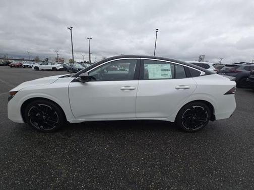 Aspen White Tricoat/Super Black 2026 Nissan Sentra SR