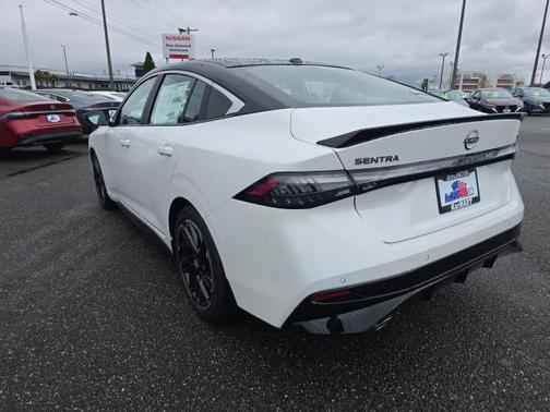 Aspen White Tricoat/Super Black 2026 Nissan Sentra SR