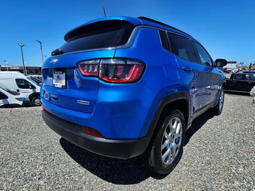Laser Blue Pearlcoat 2022 Jeep Compass Latitude Lux