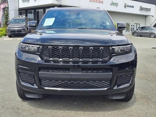 Diamond Black Crystal Pearlcoat 2024 Jeep Grand Cherokee L Altitude