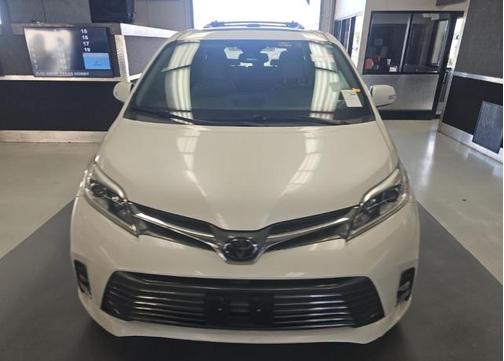 Blizzard Pearl 2020 Toyota Sienna Limited