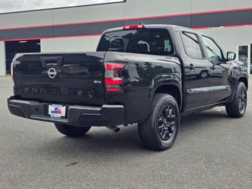 Super Black 2022 Nissan Frontier SV