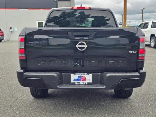 Super Black 2022 Nissan Frontier SV