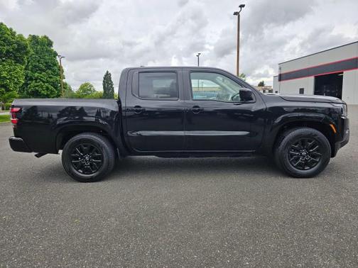 Super Black 2022 Nissan Frontier SV