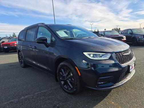 2022 Chrysler Pacifica Touring