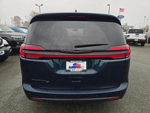 2022 Chrysler Pacifica Touring