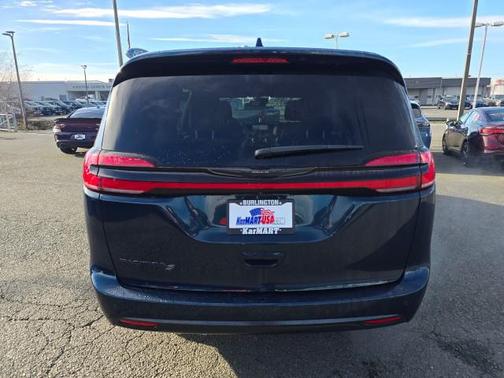 2022 Chrysler Pacifica Touring