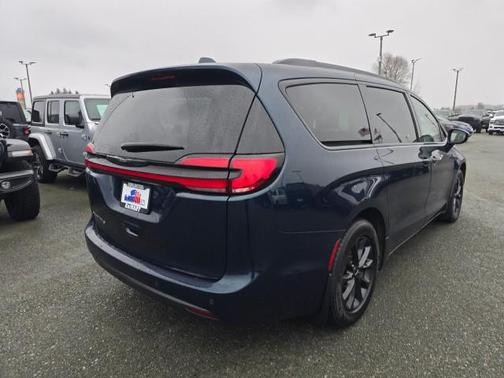 2022 Chrysler Pacifica Touring