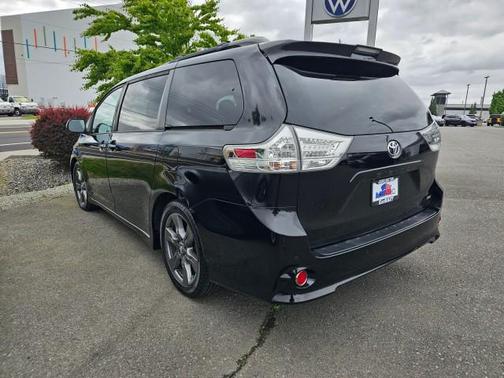 2019 Toyota Sienna SE