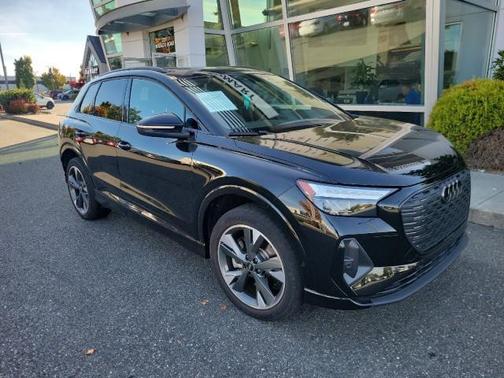 Mythos Black Metallic 2023 Audi Q4 e-tron Premium Plus 50 quattro
