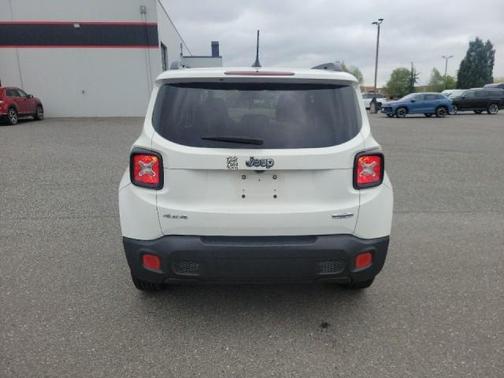 Alpine White 2015 Jeep Renegade Latitude