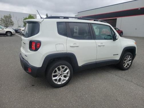 Alpine White 2015 Jeep Renegade Latitude