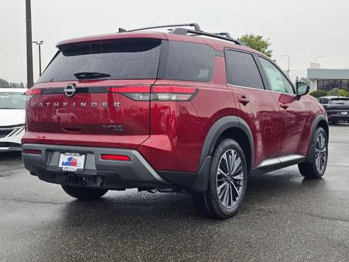 SCARLET EM 2026 Nissan Pathfinder Platinum