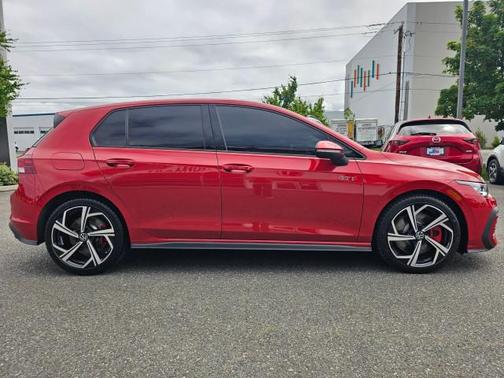 Kings Red Metallic 2025 Volkswagen Golf GTI 2.0T SE DSG
