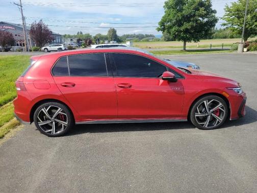 Kings Red Metallic 2025 Volkswagen Golf GTI 2.0T SE DSG