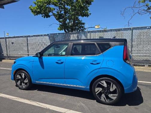 Surf Blue w/Black Roof 2024 Kia Soul GT-Line