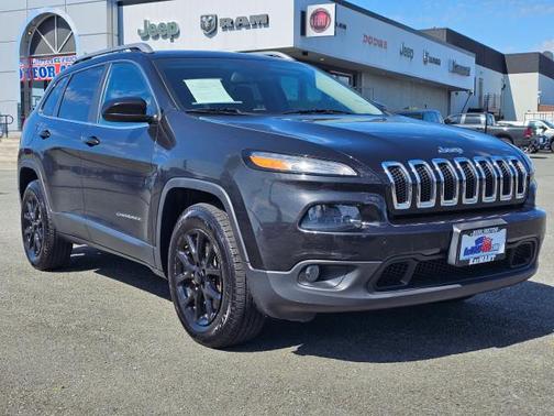 Brilliant Black Crystal Pearlcoat 2015 Jeep Cherokee Latitude