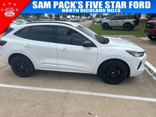 Oxford White 2023 Ford Escape ST-Line