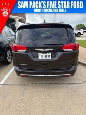 2019 Chrysler Pacifica Touring-L