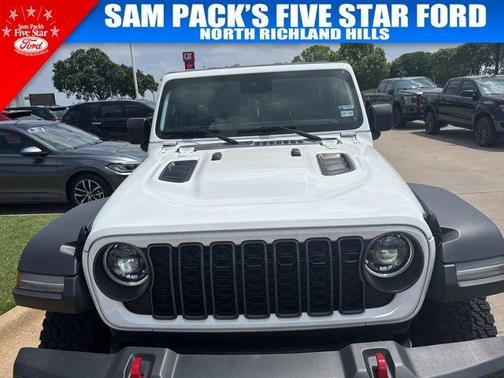 Bright White Clearcoat 2024 Jeep Wrangler Rubicon