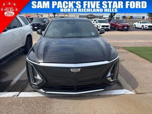 Stellar Black Metallic 2024 Cadillac LYRIQ Luxury