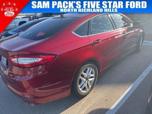 Ruby Red Metallic Tinted Clearcoat 2016 Ford Fusion SE