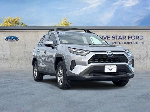 2022 Toyota RAV4 Hybrid XLE