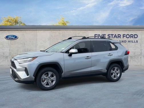 2022 Toyota RAV4 Hybrid XLE