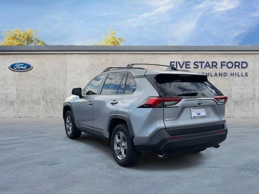 2022 Toyota RAV4 Hybrid XLE