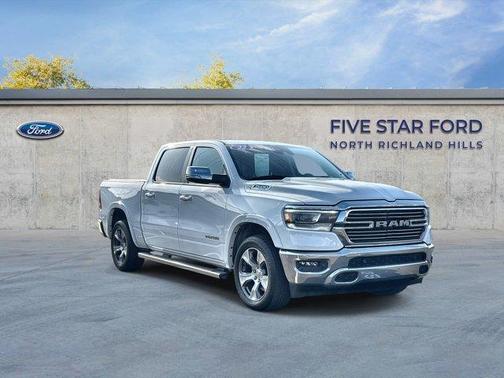 Bright White Clearcoat 2022 RAM 1500 Laramie