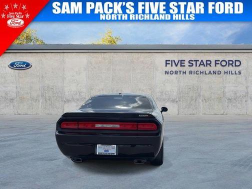 2008 Dodge Challenger SRT8