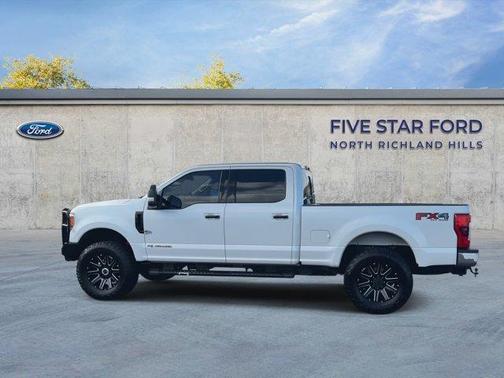 White Platinum 2017 Ford F-250 Lariat
