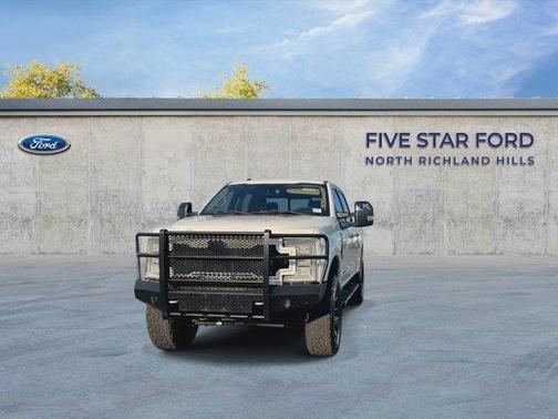 White Platinum 2017 Ford F-250 Lariat